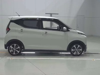 Mitsubishi EK X