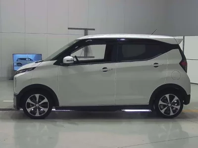 Mitsubishi EK X