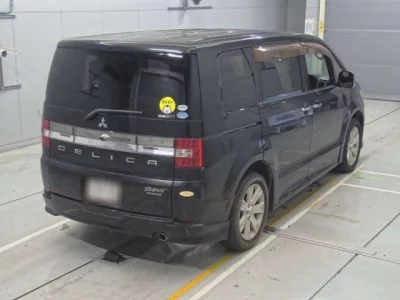 Mitsubishi DELICA D5
