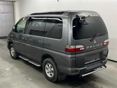 Mitsubishi DELICA