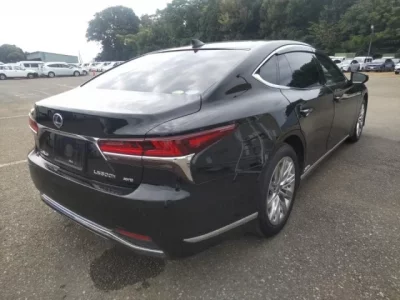 Lexus LS