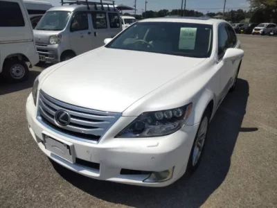 Lexus LS