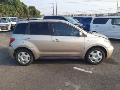 Toyota IST
