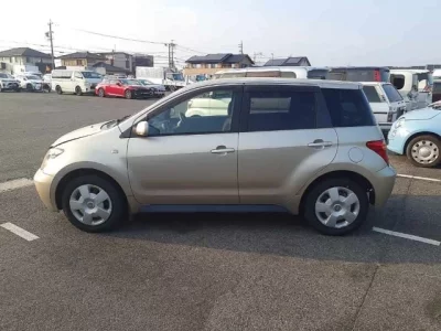 Toyota IST