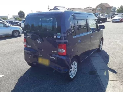 Toyota PIXIS SPACE
