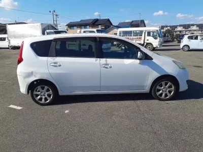 Toyota PASSO SETTE