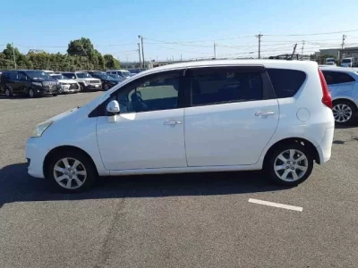 Toyota PASSO SETTE
