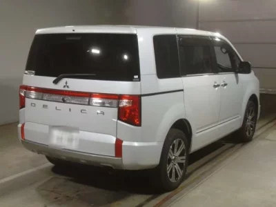 Mitsubishi DELICA D5