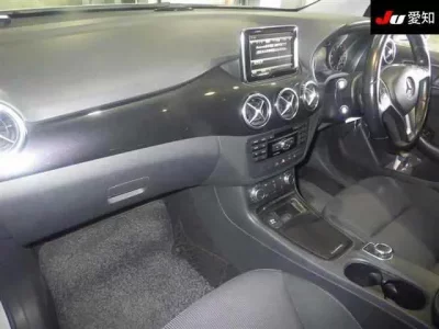 Mercedes-Benz B CLASS