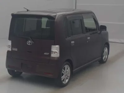 Toyota PIXIS SPACE