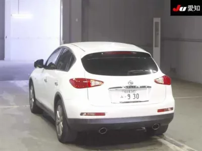 Nissan SKYLINE CROSSOVER