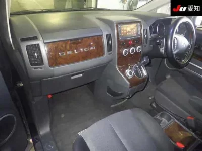 Mitsubishi DELICA D5