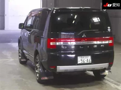 Mitsubishi DELICA D5