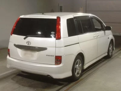 Toyota ISIS