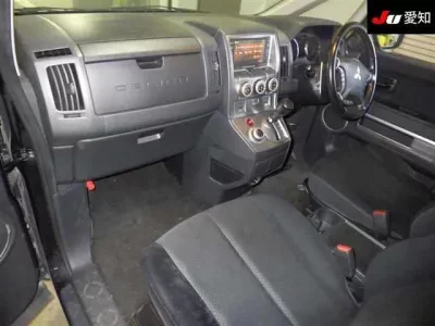 Mitsubishi DELICA D5