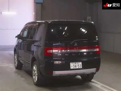 Mitsubishi DELICA D5