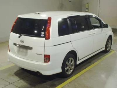 Toyota ISIS