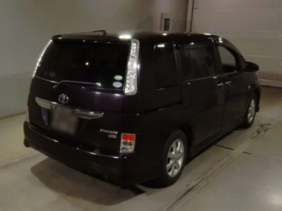 Toyota ISIS