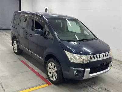 Mitsubishi DELICA D5
