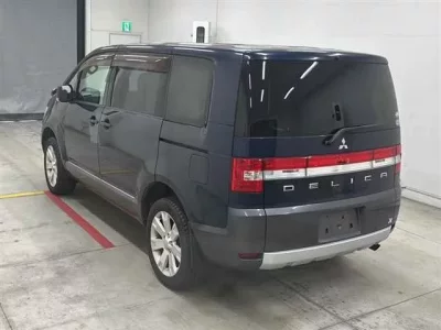 Mitsubishi DELICA D5