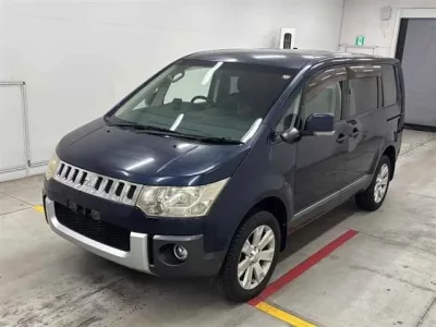 Mitsubishi DELICA D5