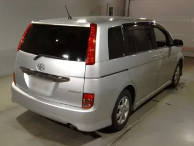 Toyota ISIS