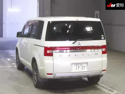 Mitsubishi DELICA D5