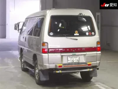 Mitsubishi DELICA WAGON