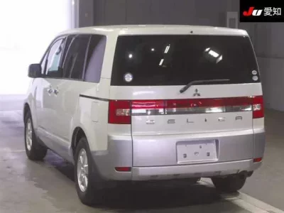 Mitsubishi DELICA D5