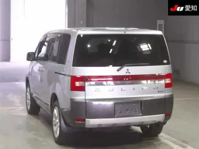 Mitsubishi DELICA D5