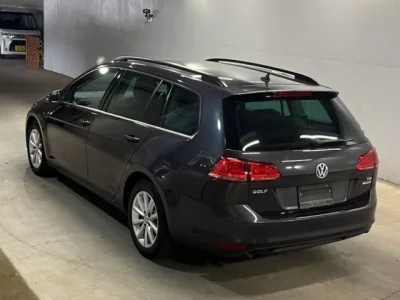 Volkswagen GOLF VARIANT