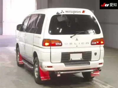 Mitsubishi DELICA