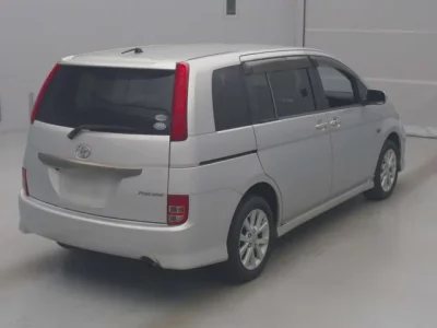 Toyota ISIS