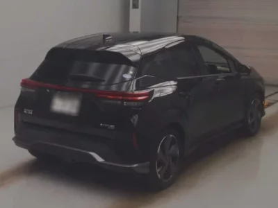 Nissan AURA