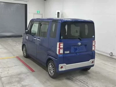 Toyota PIXIS MEGA