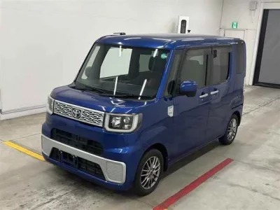 Toyota PIXIS MEGA