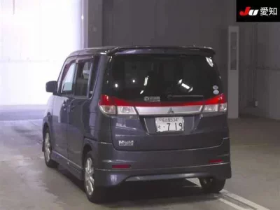 Mitsubishi DELICA D2