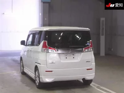 Mitsubishi DELICA D2
