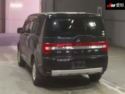 Mitsubishi DELICA D5