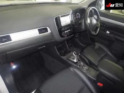 Mitsubishi OUTLANDER PHEV