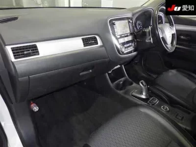 Mitsubishi OUTLANDER PHEV