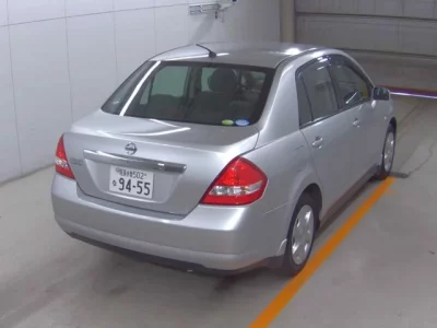 Nissan TIIDA LATIO