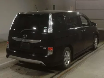 Toyota ISIS