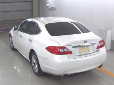 Nissan FUGA