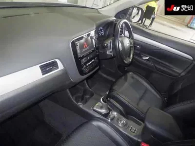 Mitsubishi OUTLANDER PHEV