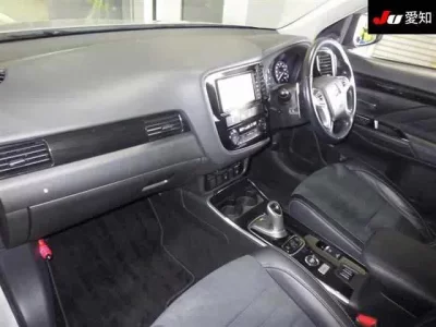Mitsubishi OUTLANDER PHEV