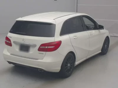 Mercedes-Benz B CLASS