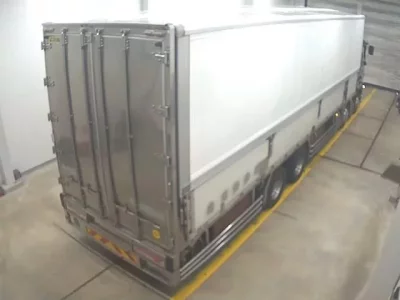 Isuzu TRUCK