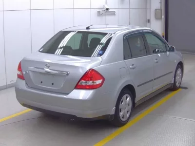 Nissan TIIDA LATIO