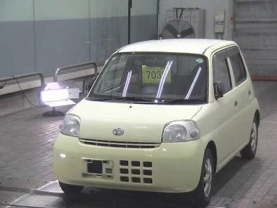 Daihatsu Esse
